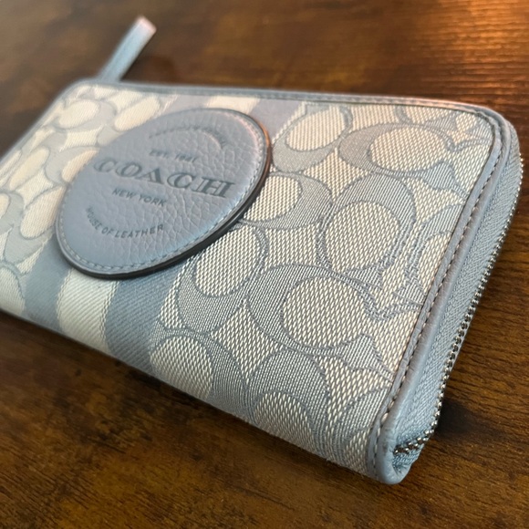 Coach Dempsey large phone zoo around wallet - Picture 3 of 6